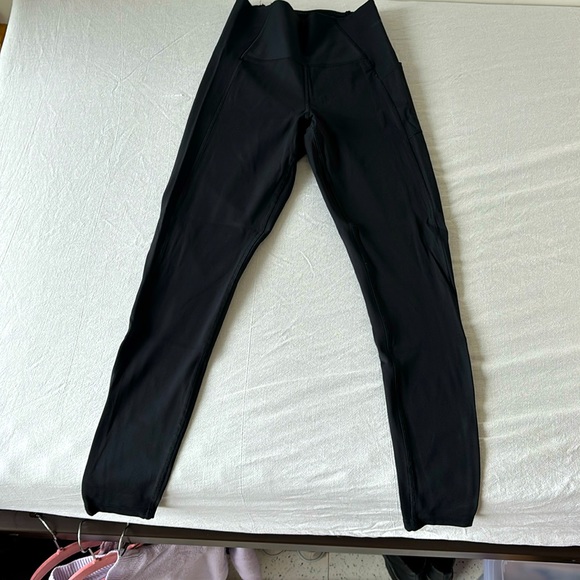 High-Rise Leggings with Pockets - Picture 1 of 1